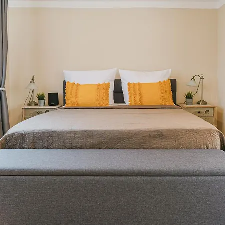 Apartmán Stylisches Loft Mit 2 Baedern & Ac *